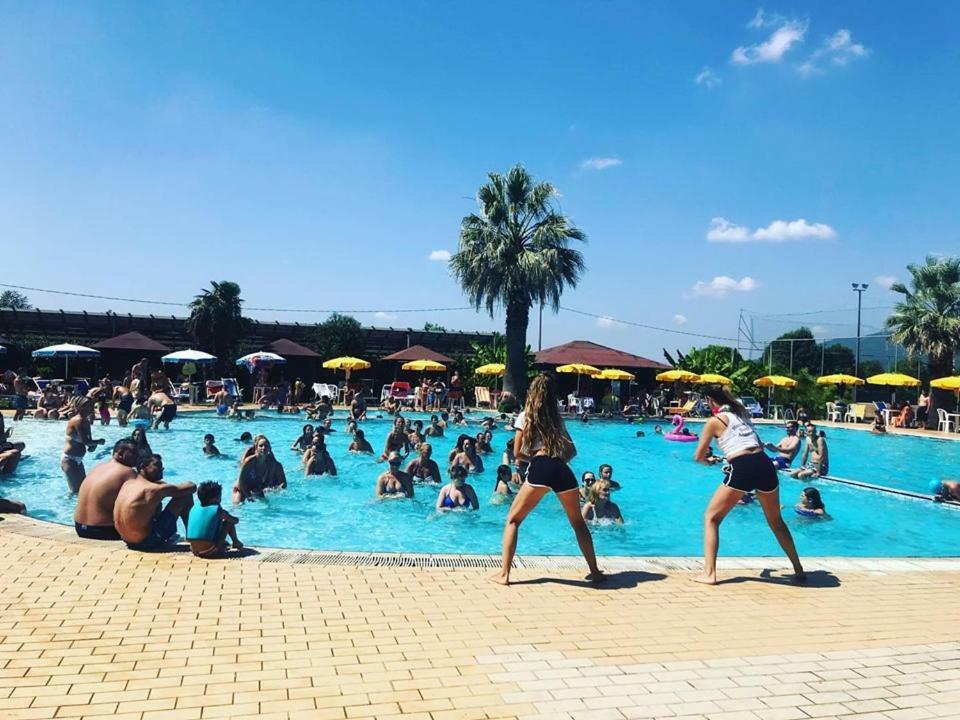 Magnolia Hotel Валмонтоне Екстериор снимка